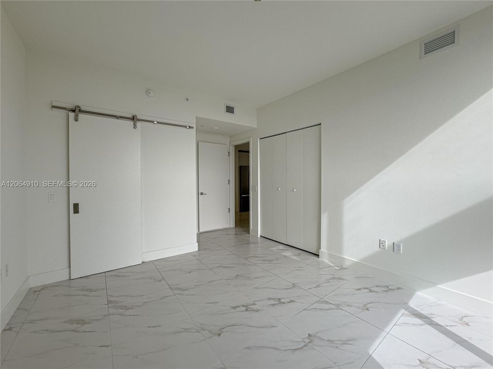 For Rent: $4,100 (3 beds, 3 baths, 1297 Square Feet)