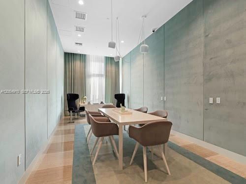 For Rent: $4,100 (3 beds, 3 baths, 1297 Square Feet)