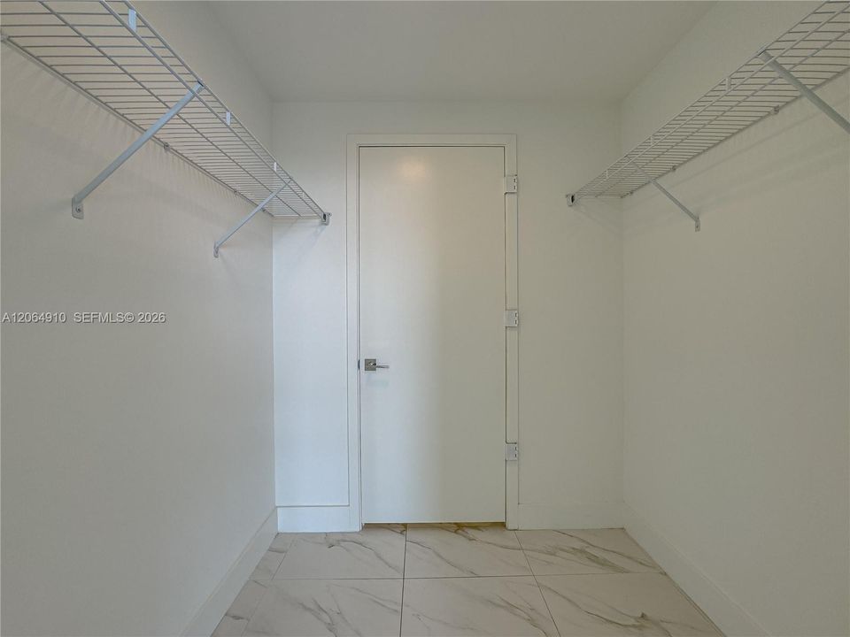 For Rent: $4,100 (3 beds, 3 baths, 1297 Square Feet)