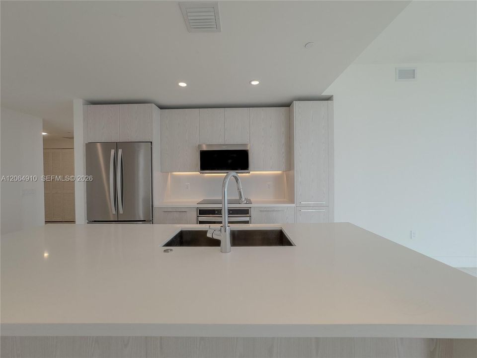 For Rent: $4,100 (3 beds, 3 baths, 1297 Square Feet)