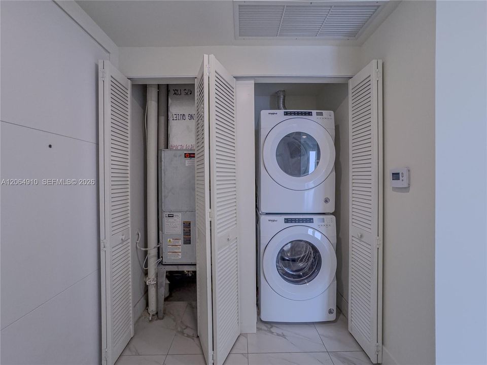 For Rent: $4,100 (3 beds, 3 baths, 1297 Square Feet)