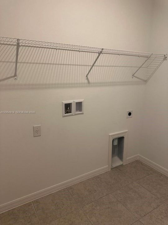В аренду: $2,700 (4 спален, 3 ванн, 0 Квадратных фут)
