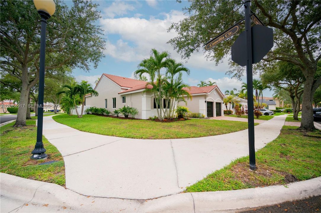For Sale: $1,075,000 (4 beds, 3 baths, 2151 Square Feet)