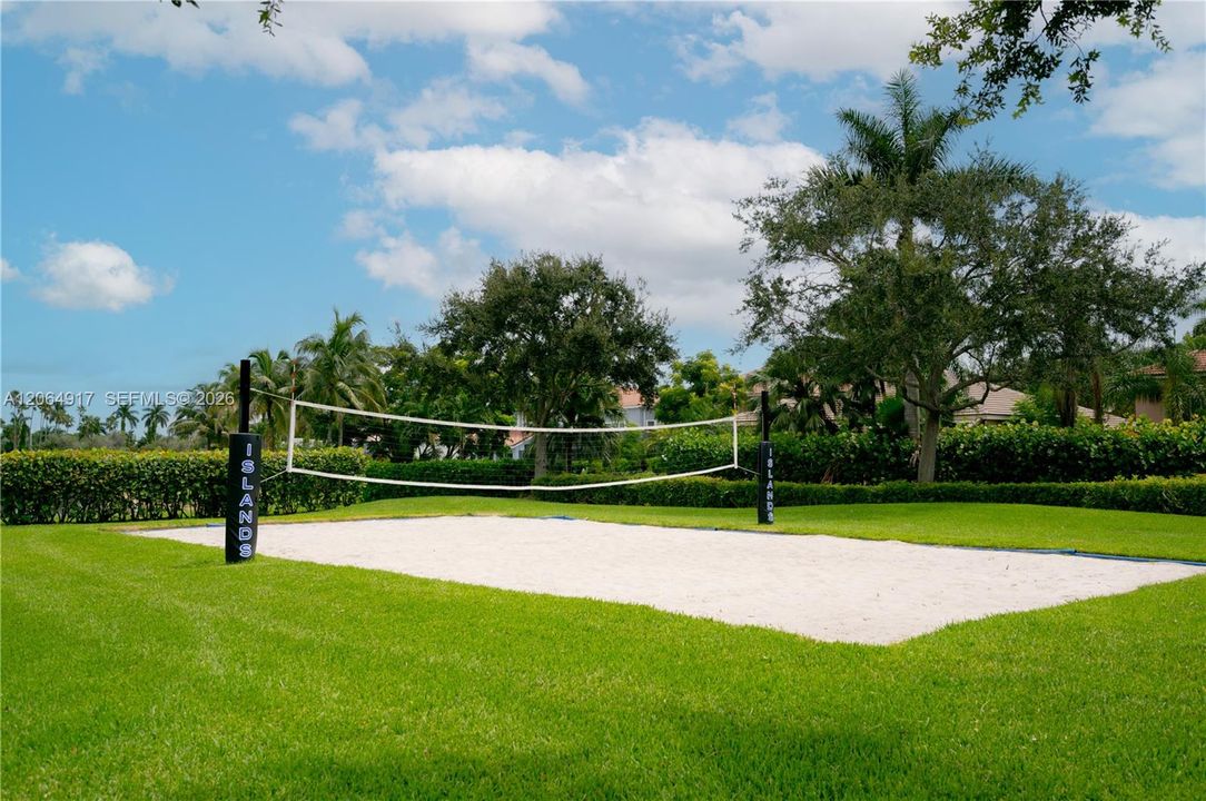 For Sale: $1,075,000 (4 beds, 3 baths, 2151 Square Feet)
