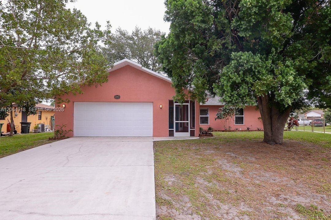 For Sale: $348,000 (3 beds, 2 baths, 2076 Square Feet)