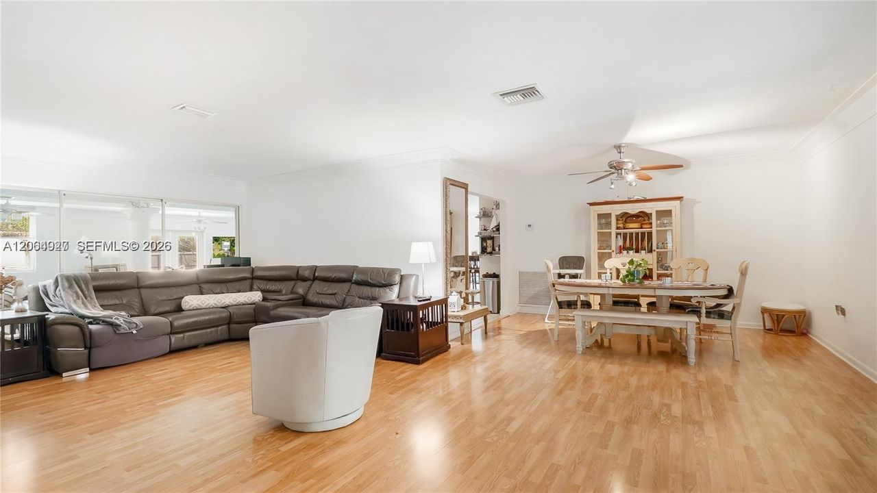 For Sale: $757,000 (3 beds, 2 baths, 2772 Square Feet)
