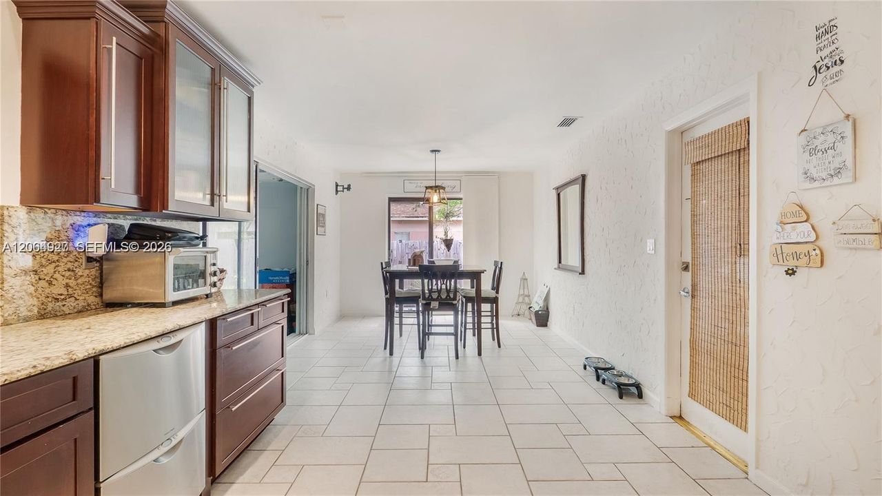 For Sale: $757,000 (3 beds, 2 baths, 2772 Square Feet)