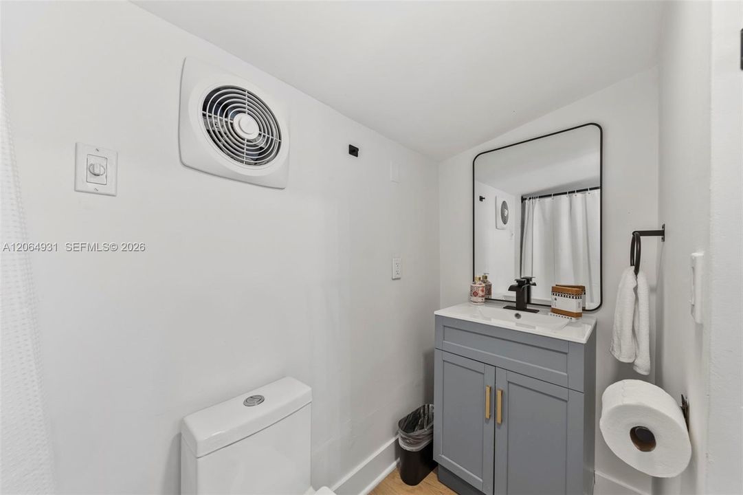 For Rent: $1,400 (0 beds, 1 baths, 2174 Square Feet)