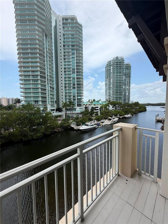 For Sale: $929,000 (3 beds, 2 baths, 1648 Square Feet)