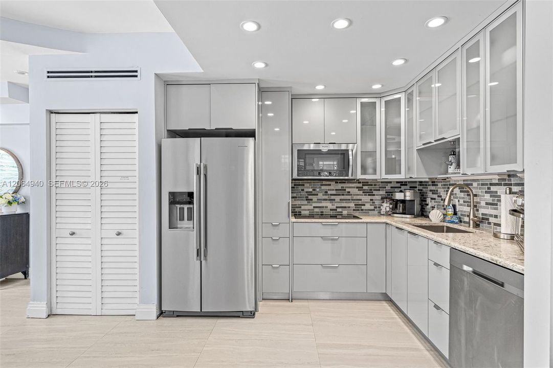 For Sale: $3,850,000 (4 beds, 4 baths, 2596 Square Feet)