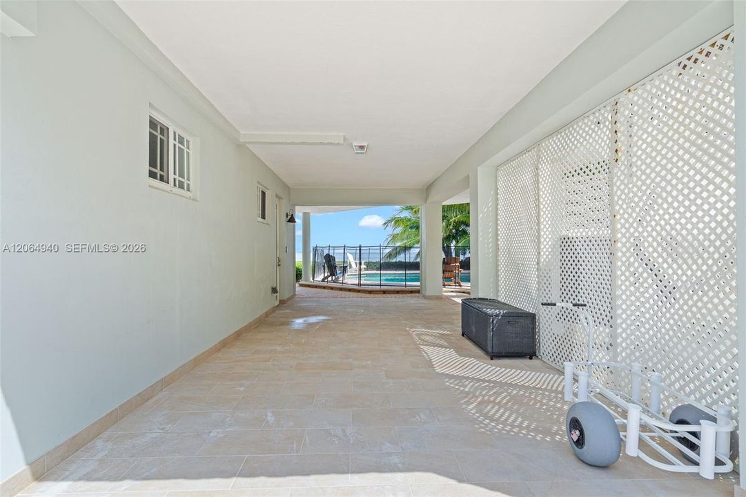 For Sale: $3,850,000 (4 beds, 4 baths, 2596 Square Feet)