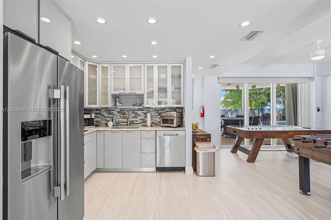 For Sale: $3,850,000 (4 beds, 4 baths, 2596 Square Feet)