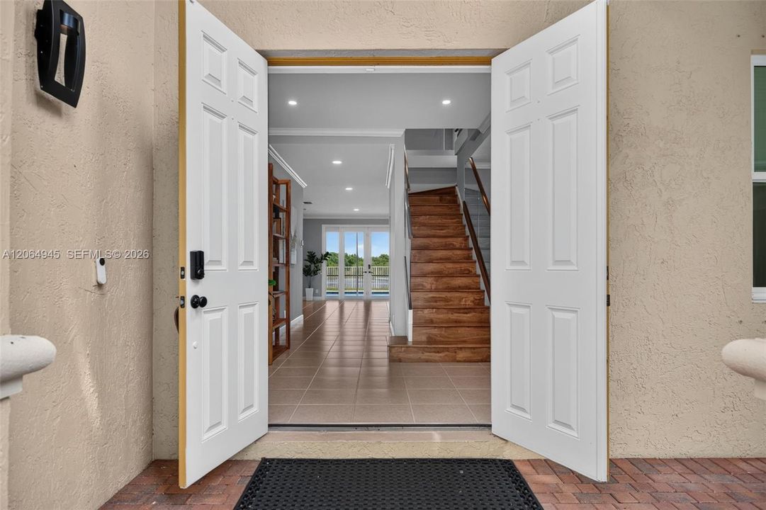 For Sale: $1,350,000 (5 beds, 4 baths, 2896 Square Feet)