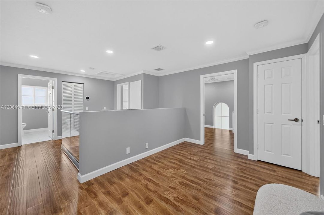 For Sale: $1,350,000 (5 beds, 4 baths, 2896 Square Feet)