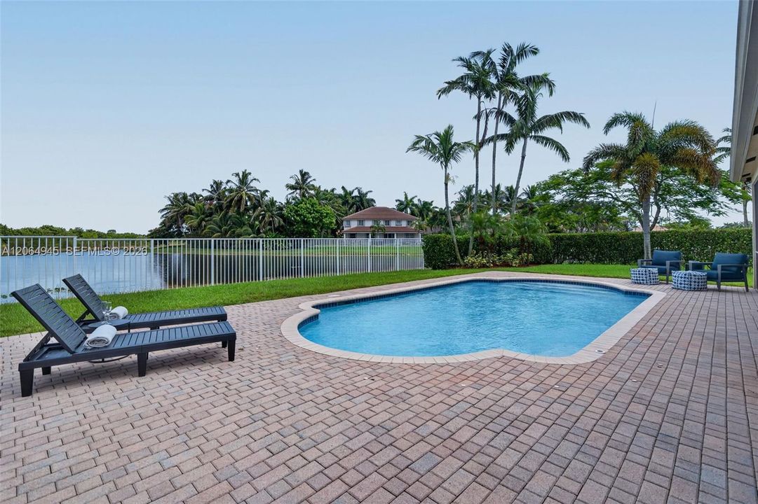 For Sale: $1,350,000 (5 beds, 4 baths, 2896 Square Feet)