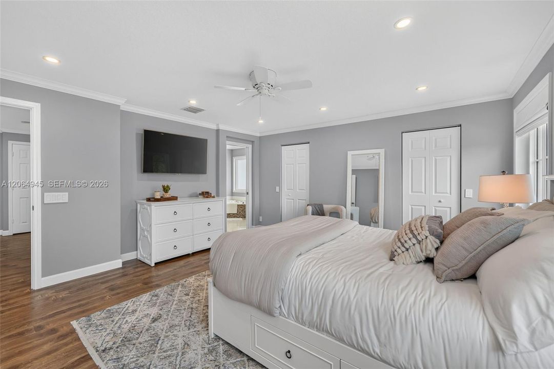 For Sale: $1,350,000 (5 beds, 4 baths, 2896 Square Feet)