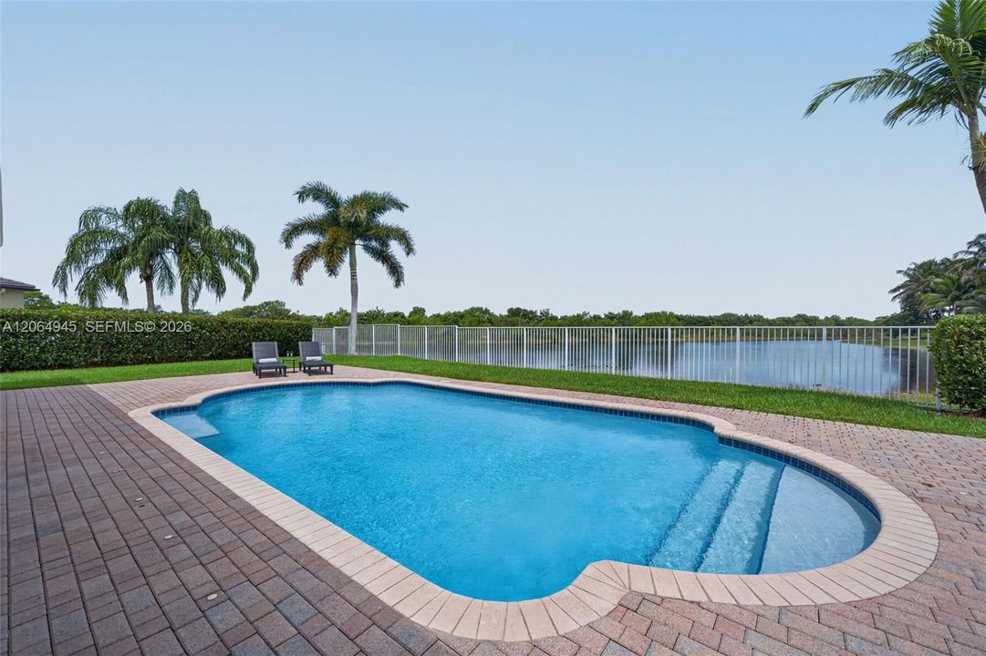 For Sale: $1,350,000 (5 beds, 4 baths, 2896 Square Feet)