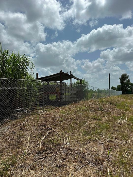 En Venta: $410,000 (1.36 acres)