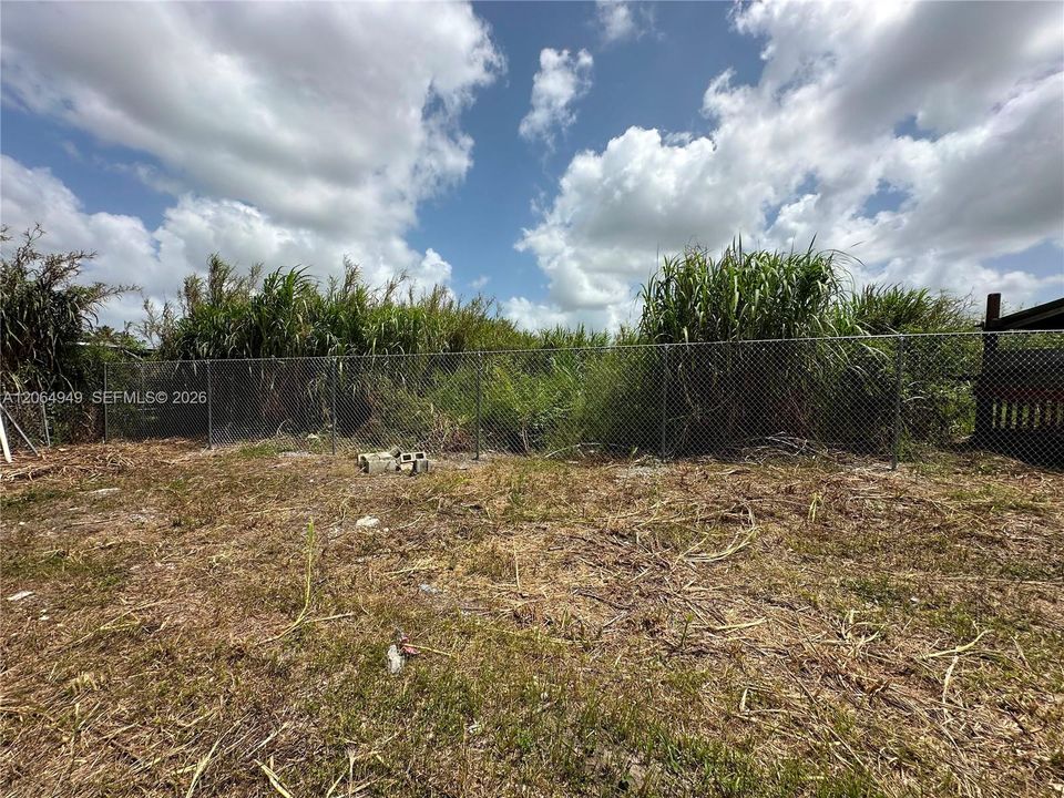 En Venta: $410,000 (1.36 acres)