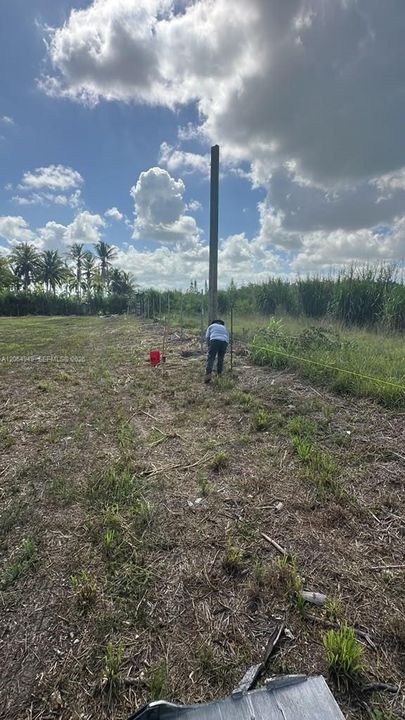 En Venta: $410,000 (1.36 acres)