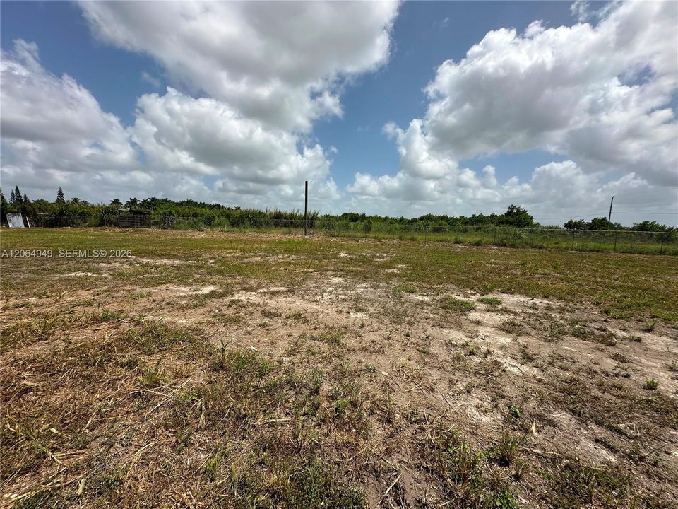 En Venta: $410,000 (1.36 acres)