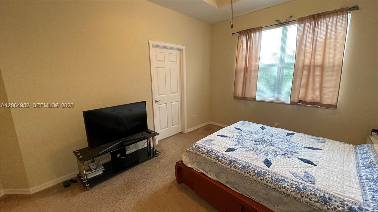 For Sale: $299,000 (3 beds, 2 baths, 1309 Square Feet)