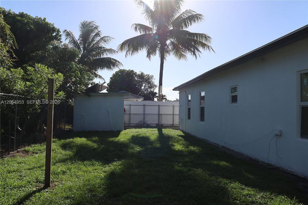 For Sale: $710,000 (5 beds, 3 baths, 2178 Square Feet)