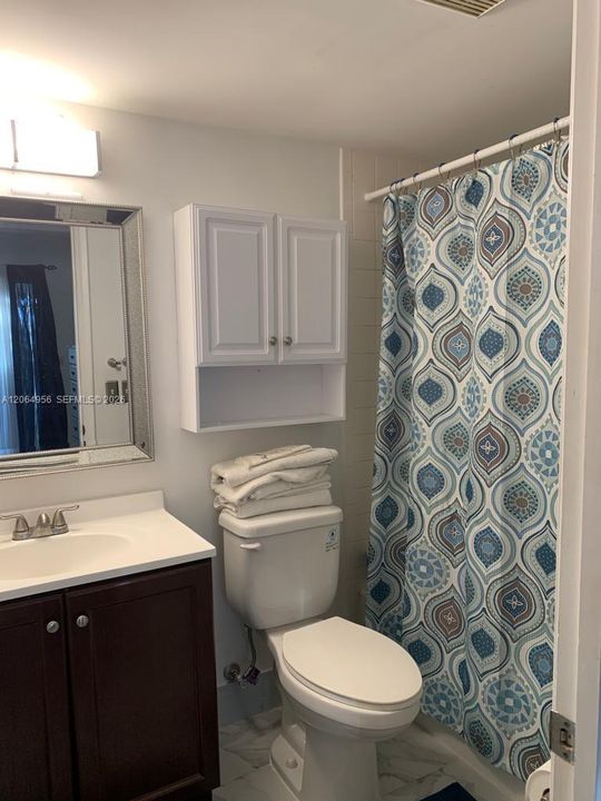 Active With Contract: $1,500 (1 beds, 1 baths, 811 Square Feet)