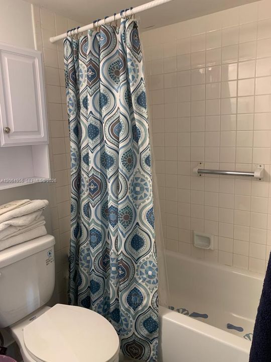 Active With Contract: $1,500 (1 beds, 1 baths, 811 Square Feet)