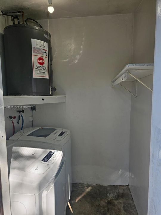 For Rent: $2,300 (2 beds, 1 baths, 800 Square Feet)