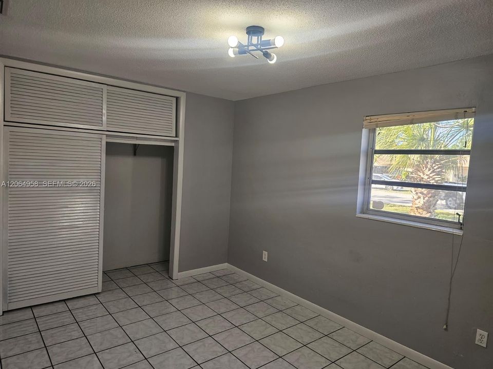 For Rent: $2,300 (2 beds, 1 baths, 800 Square Feet)