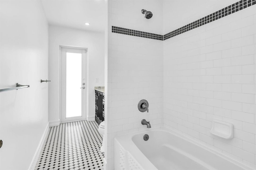 29-web-or-mls-photo-29