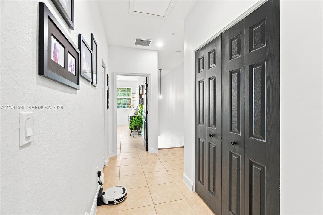 For Sale: $465,000 (3 beds, 3 baths, 1745 Square Feet)