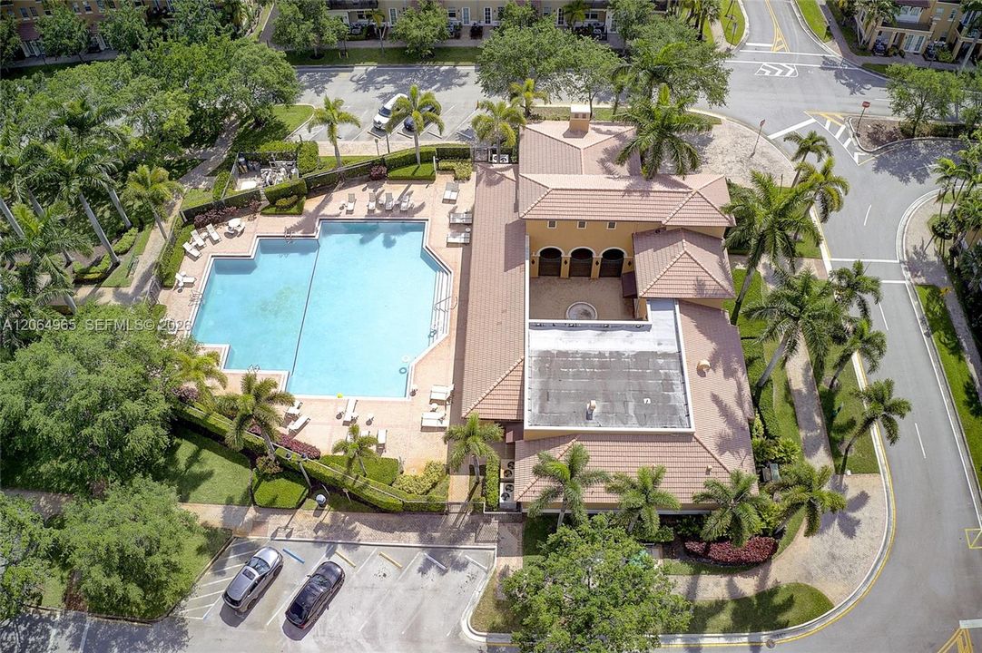 For Sale: $465,000 (3 beds, 3 baths, 1745 Square Feet)