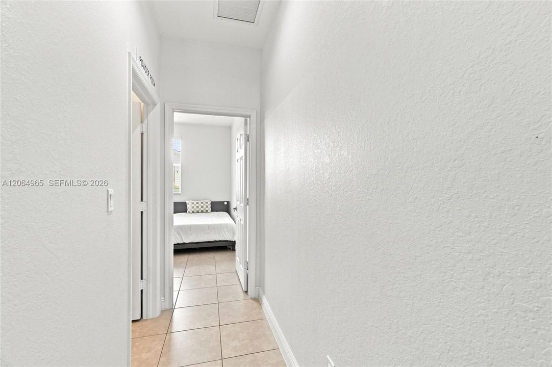 For Sale: $465,000 (3 beds, 3 baths, 1745 Square Feet)