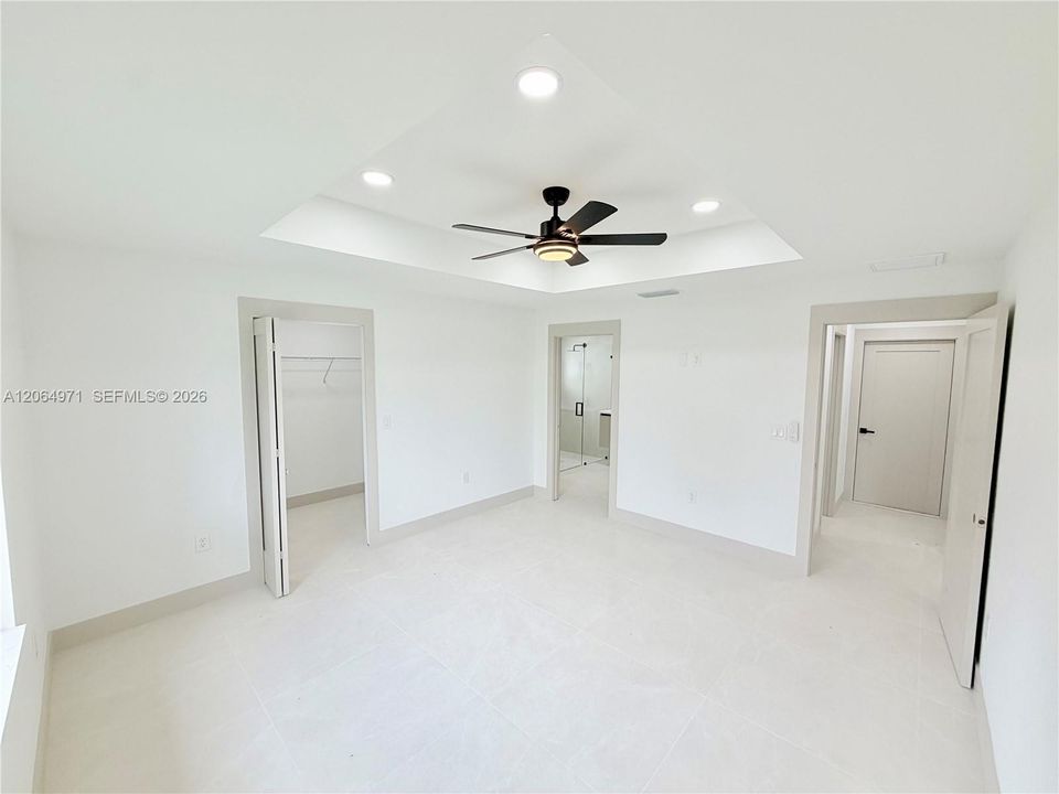 Vendido Recientemente: $325,000 (4 camas, 2 baños, 1650 Pies cuadrados)