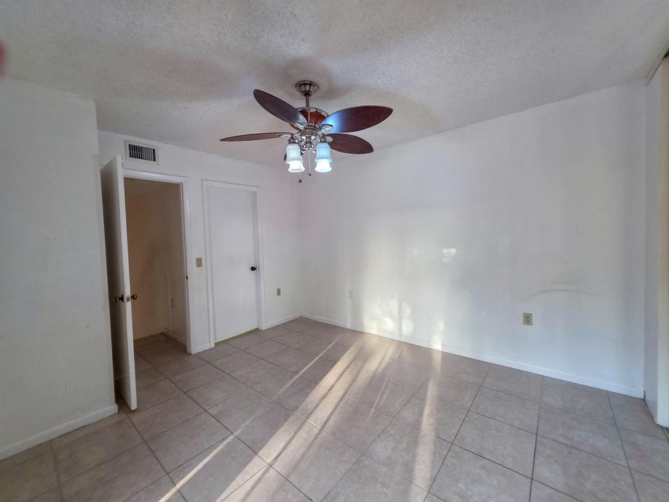 Secondary bedroom