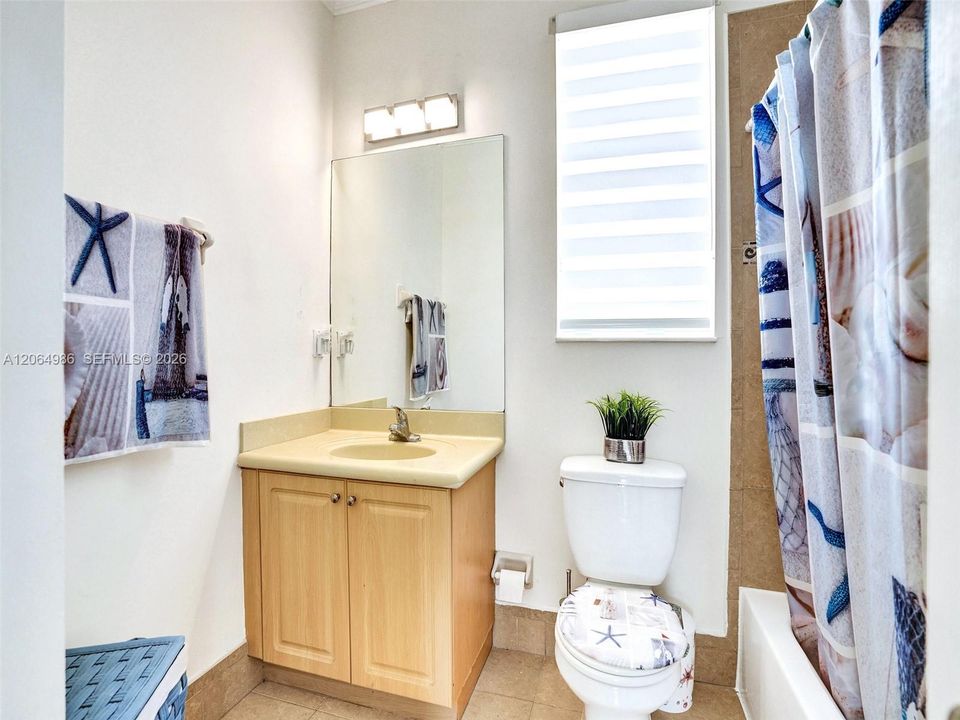 UPSTAIRS BATHROOM