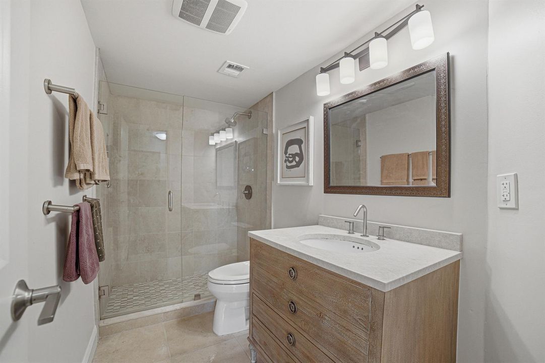 Secondary Full Bathroom