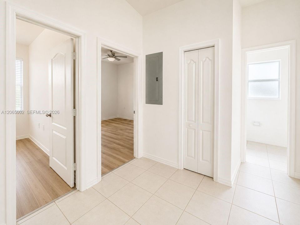 For Sale: $229,000 (3 beds, 2 baths, 1321 Square Feet)