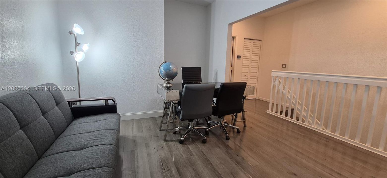 For Sale: $445,000 (3 beds, 2 baths, 1428 Square Feet)