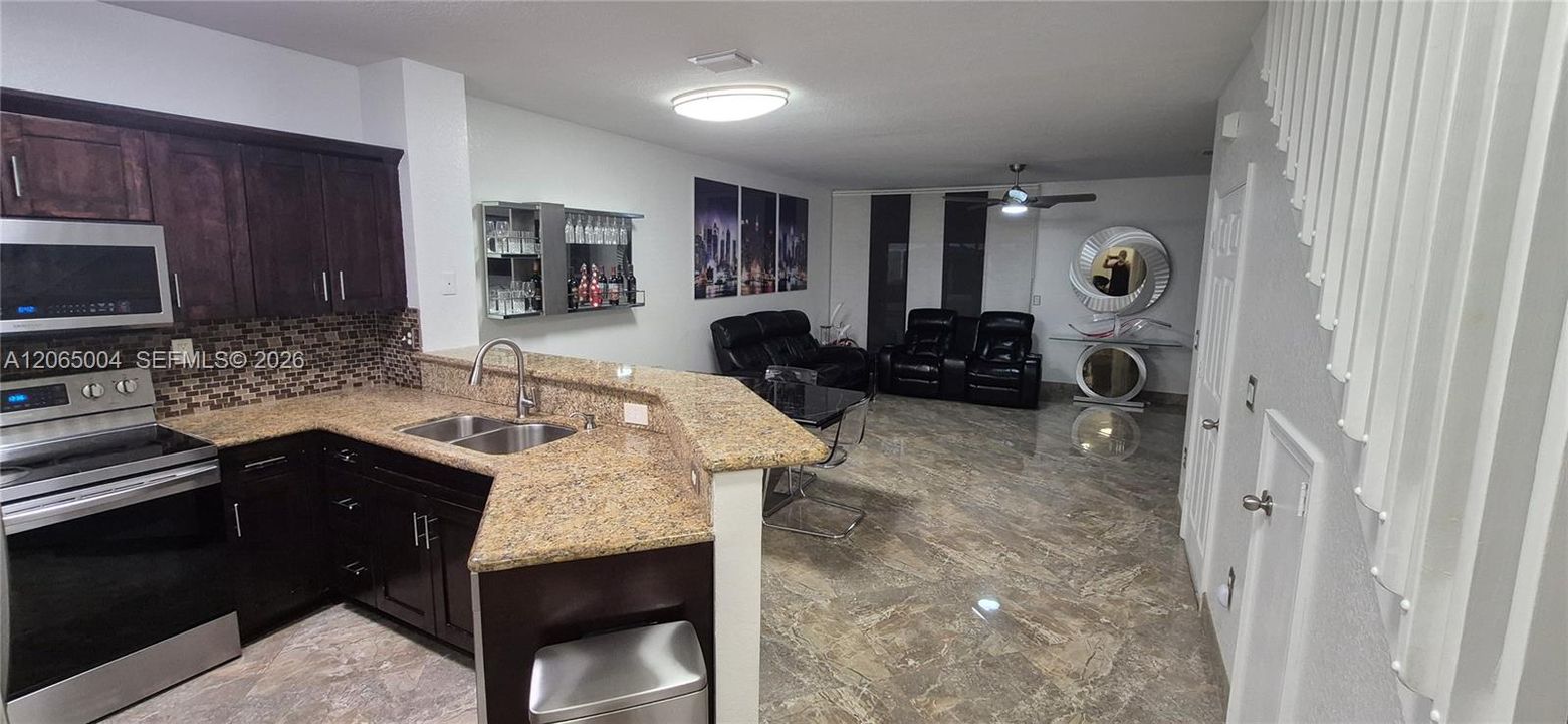 For Sale: $445,000 (3 beds, 2 baths, 1428 Square Feet)