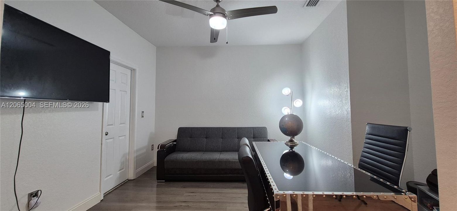 For Sale: $445,000 (3 beds, 2 baths, 1428 Square Feet)