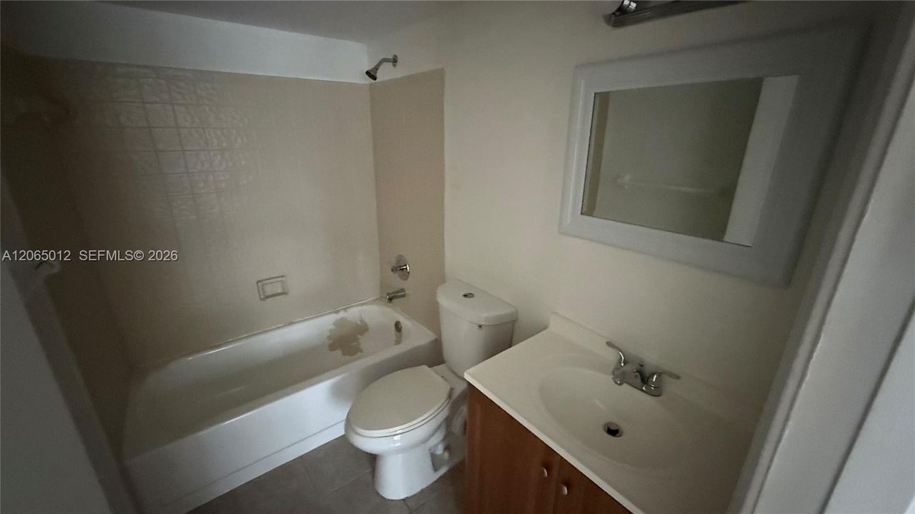 For Sale: $149,900 (2 beds, 2 baths, 768 Square Feet)