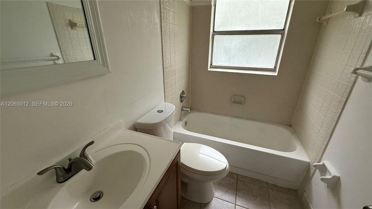For Sale: $149,900 (2 beds, 2 baths, 768 Square Feet)