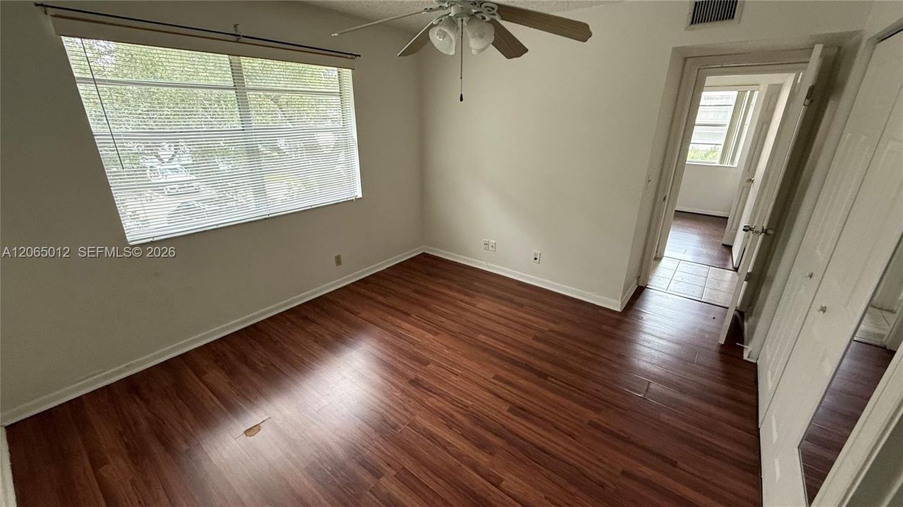 For Sale: $149,900 (2 beds, 2 baths, 768 Square Feet)