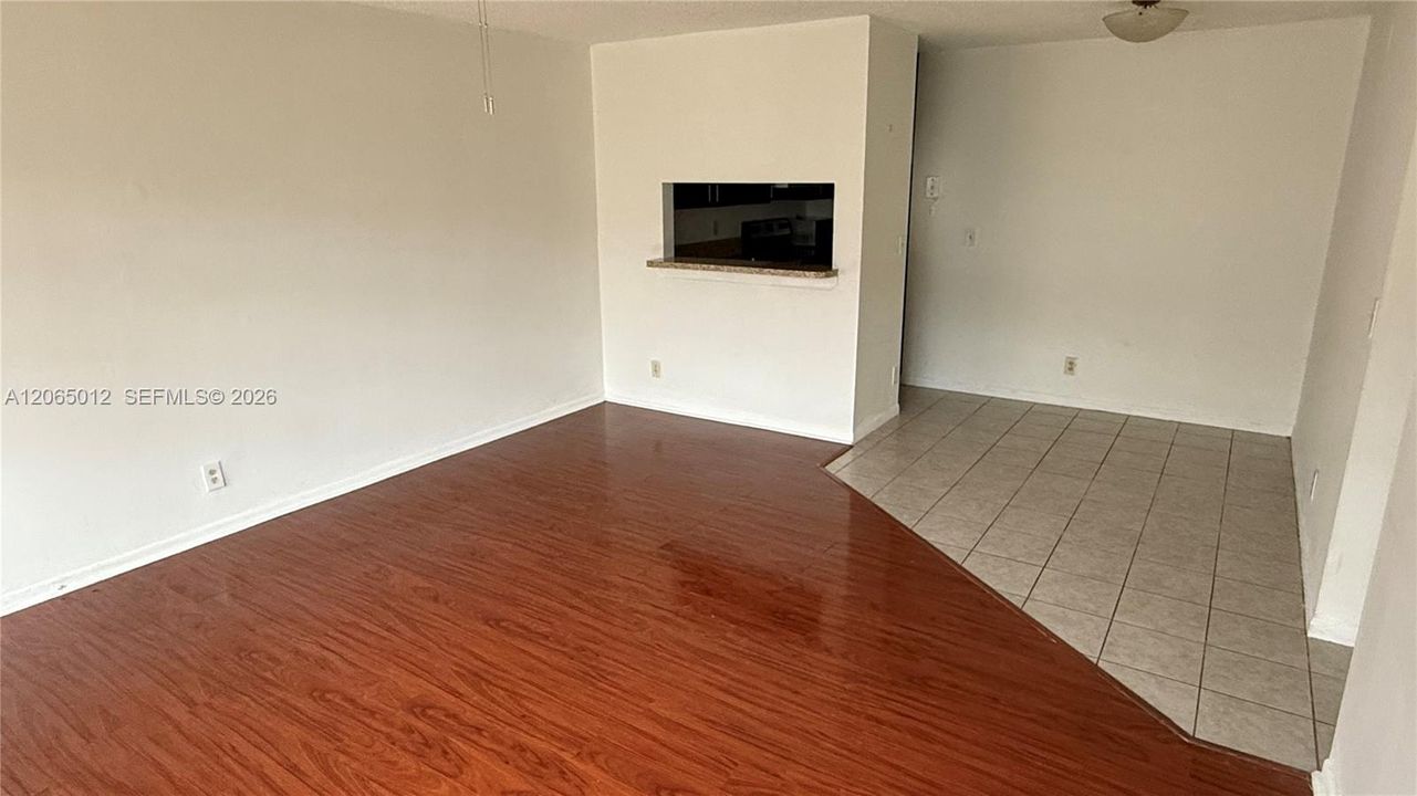 For Sale: $149,900 (2 beds, 2 baths, 768 Square Feet)