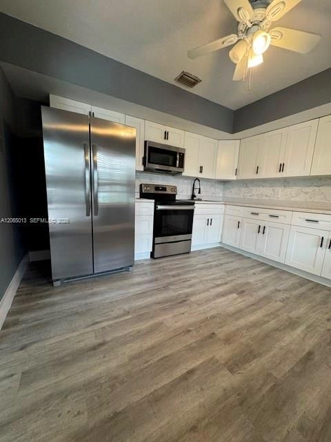 For Rent: $2,400 (2 beds, 1 baths, 970 Square Feet)