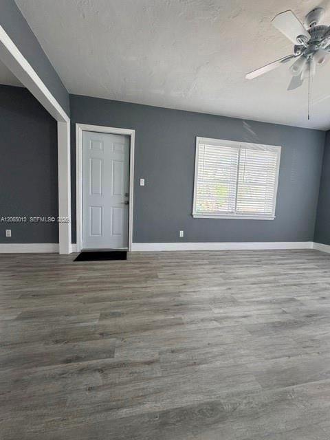 For Rent: $2,400 (2 beds, 1 baths, 970 Square Feet)
