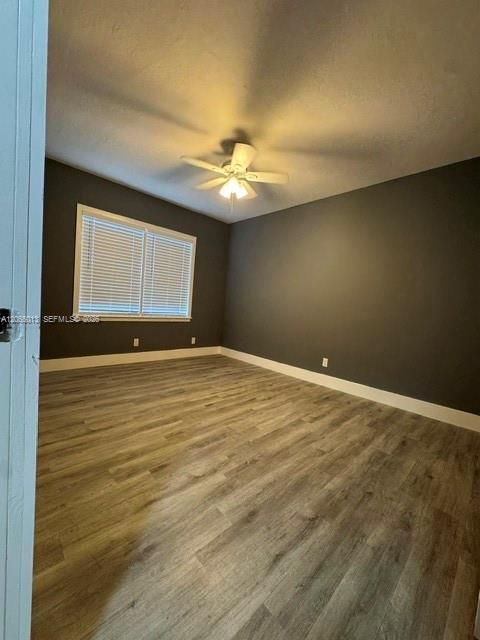 For Rent: $2,400 (2 beds, 1 baths, 970 Square Feet)
